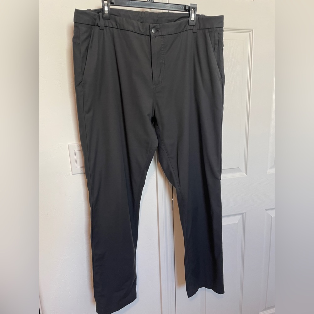 Men’s lululemon pants size 40